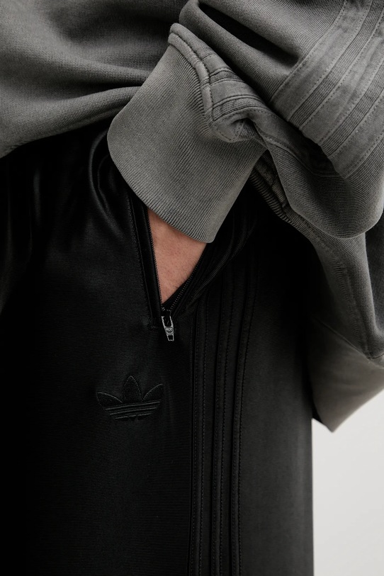adidas Originals pantaloni scurți Firebird negru JW5962