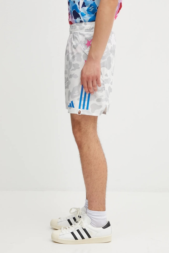 adidas Originals szorty BAPE FB SHORTS KB2205 biały AW25