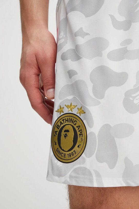 adidas Originals szorty BAPE FB SHORTS biały KB2205