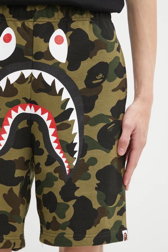 A Bathing Ape szorty bawełniane Camo Shark zielony 001SPL301009M