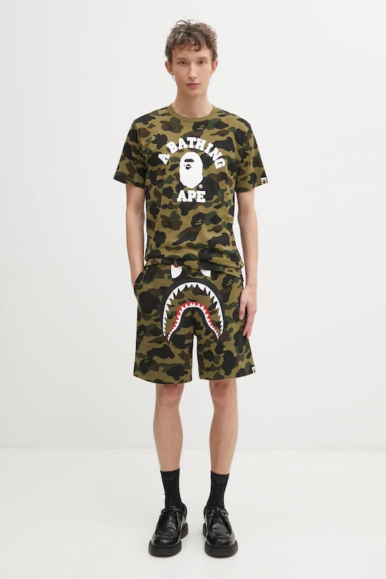 A Bathing Ape szorty bawełniane Camo Shark 001SPL301009M zielony