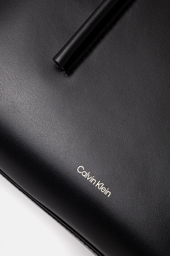 Usnjena torbica Calvin Klein črna LV04F3034G