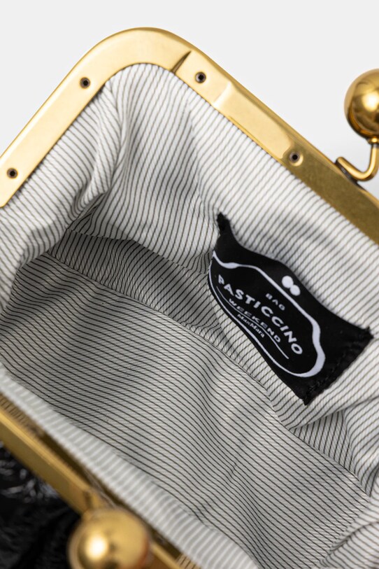 Kožené psaníčko Weekend Max Mara NAVETTA 2525516214600 černá