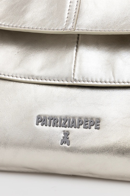 Δερμάτινη τσάντα ώμου Patrizia Pepe ασημί 2B0152.L041