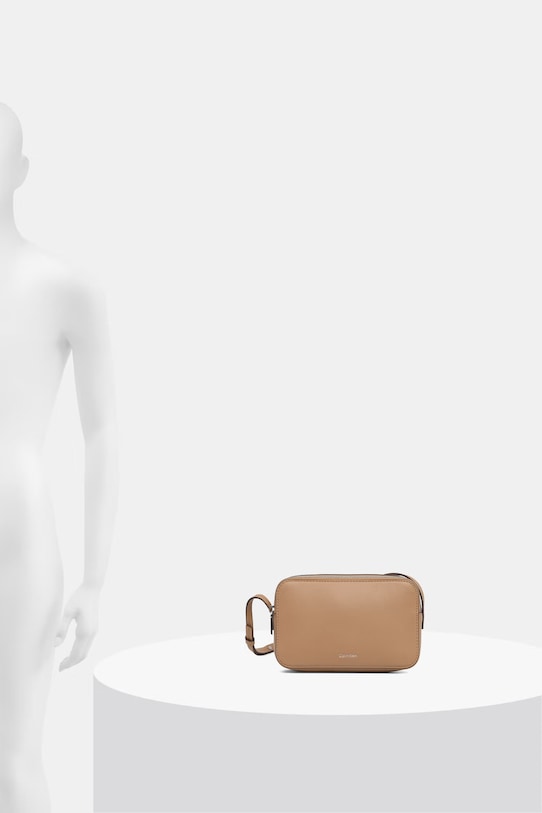 Calvin Klein geantă crossbody pentru femei, cu imitație de piele LV04F3276G