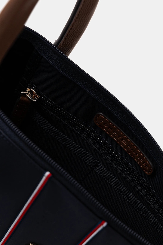 Kabelka Tommy Hilfiger AW0AW17706 tmavomodrá