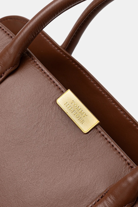 Δερμάτινη τσάντα Tommy Hilfiger καφέ AW0AW18205