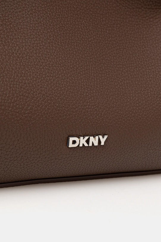 Dkny poșetă PAULA maro R53BAM60