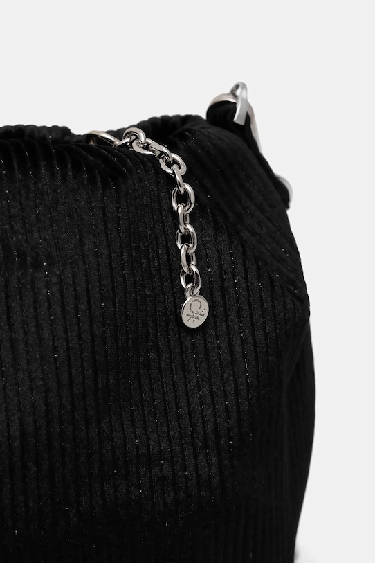 Τσάντα United Colors of Benetton μαύρο 610YDY08W