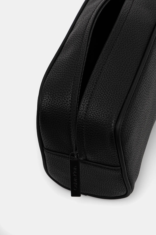 Calvin Klein kosmetyczka czarny LV04D1046G