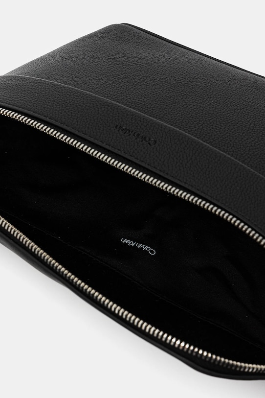 Calvin Klein övtáska fekete LV04D3002G