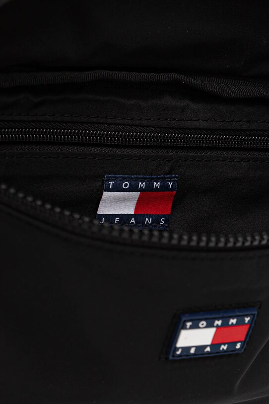 Ledvinka Tommy Jeans AM0AM13549 černá
