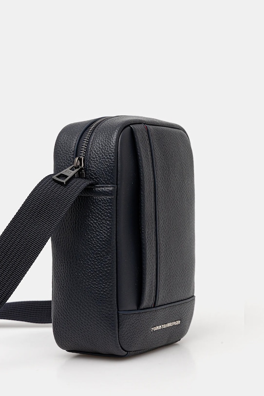 Malá taška Tommy Hilfiger AM0AM13632 tmavomodrá AW25