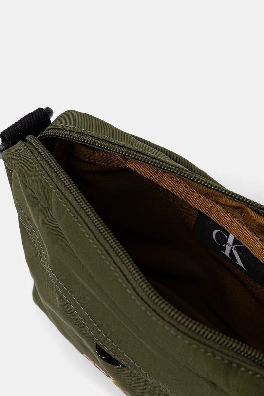 Torbica za okoli pasu Calvin Klein LV04D3117G zelena
