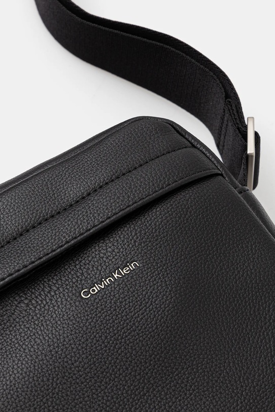 Taštička Calvin Klein černá LV04D3160G