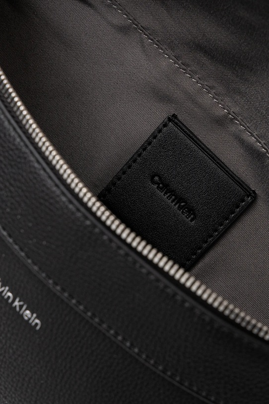 Чанта за кръст Calvin Klein черен LV04D3161G