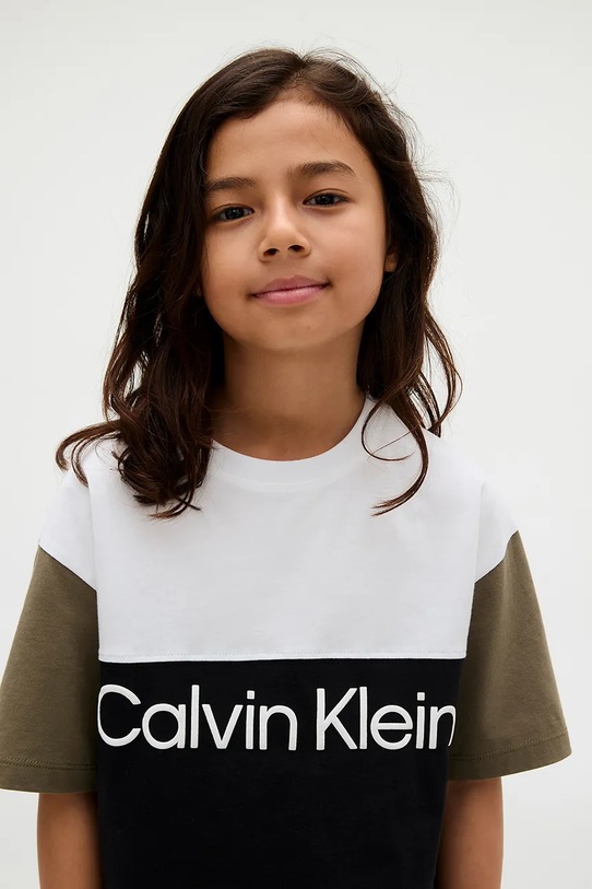 Otroška bombažna kratka majica Calvin Klein Jeans IB0IB02528.128.170.9BYA črna