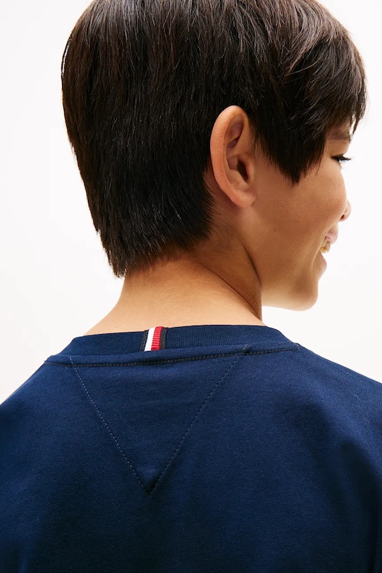 Chłopiec Tommy Hilfiger t-shirt bawełniany dziecięcy KB0KB09646.74.122.9BYA granatowy