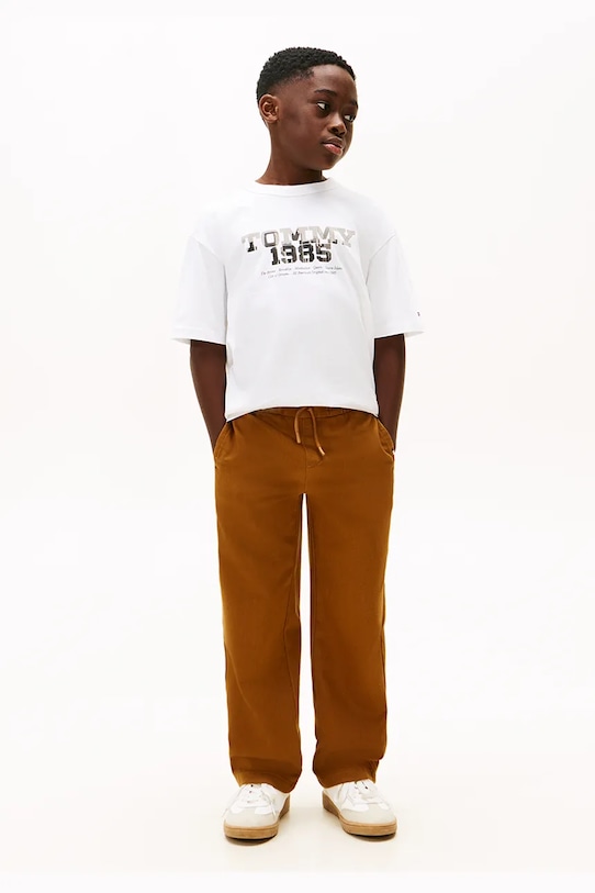 Chłopiec Tommy Hilfiger t-shirt bawełniany dziecięcy KB0KB10087.128.176.9BYA biały