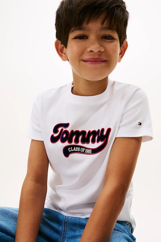 Chłopiec Tommy Hilfiger t-shirt bawełniany dziecięcy KB0KB10118.128.176.9BYA biały