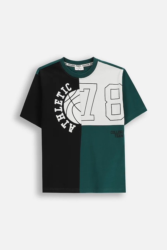 Παιδικό βαμβακερό μπλουζάκι Coccodrillo στάμπα πράσινο ZC5143201ABJ