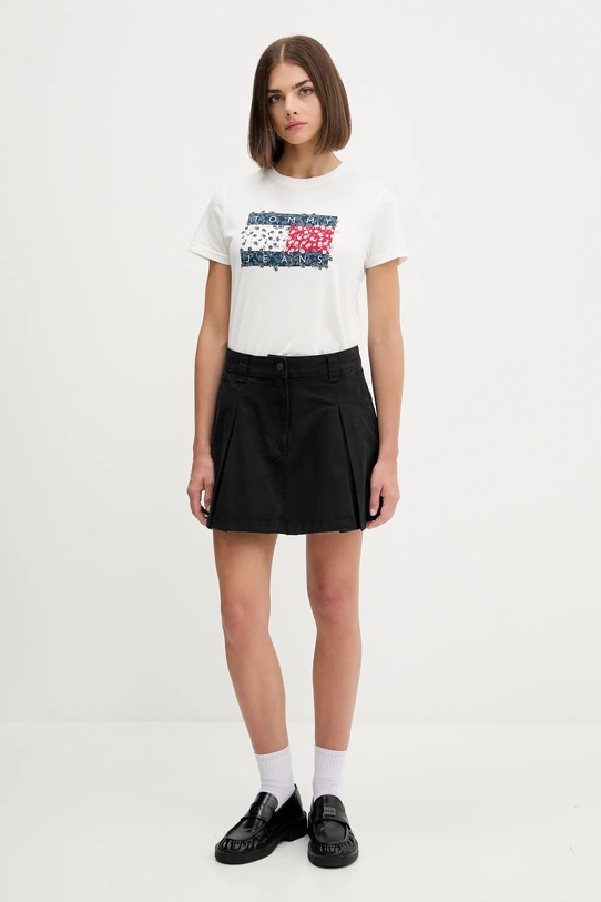Βαμβακερό μπλουζάκι Tommy Jeans DW0DW20897 λευκό AW25