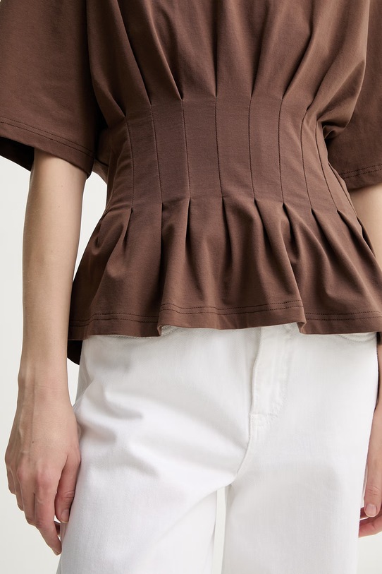 Gestuz T-shirt damski bawełniany z elastanem 10910147 brązowy