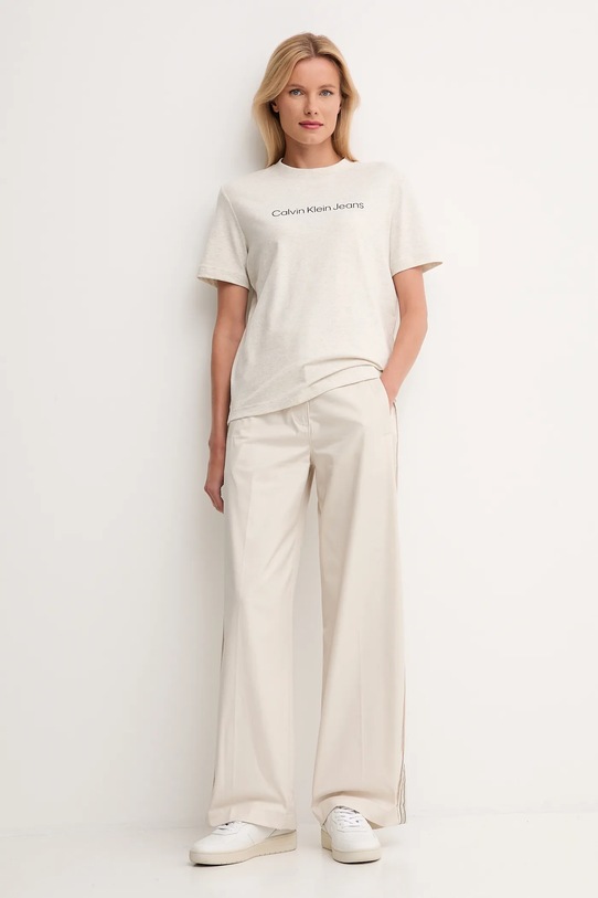 Βαμβακερό μπλουζάκι Calvin Klein Jeans LV047C912G μπεζ NC25