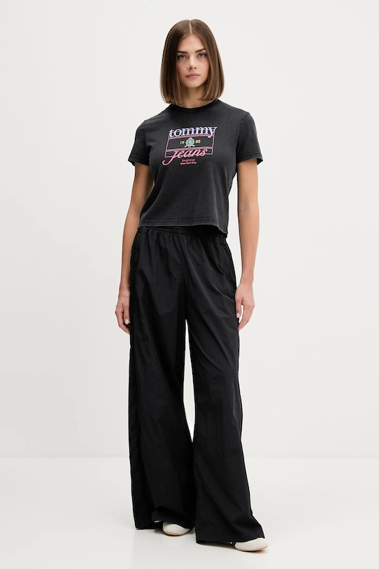 Βαμβακερό μπλουζάκι Tommy Jeans DW0DW21533 μαύρο AW25