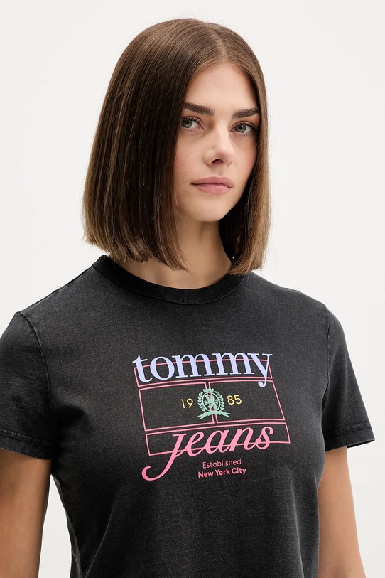 Βαμβακερό μπλουζάκι Tommy Jeans μαύρο DW0DW21533