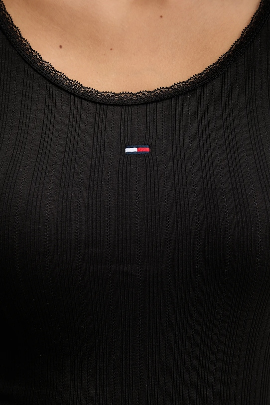 Футболка Tommy Jeans DW0DW21570 чёрный