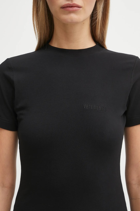 VETEMENTS t-shirt Logo Fitted T-Shirt czarny WH76TR130B