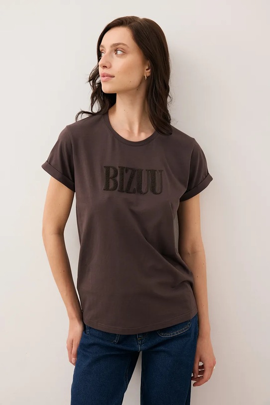 Тениска Bizuu NIKKO NIKKO.BRAZOWY кафяв AW25