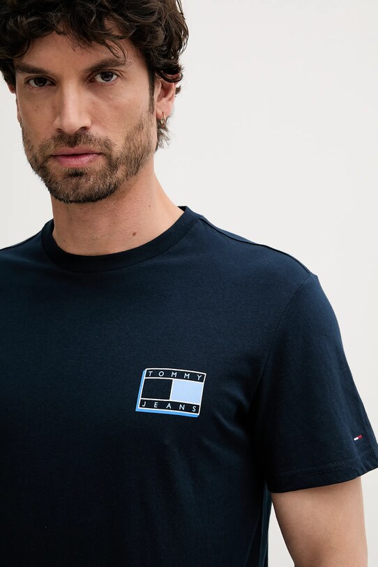 Odzież Tommy Jeans t-shirt bawełniany DM0DM21577 granatowy