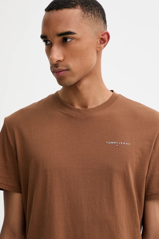Bombažna kratka majica Tommy Jeans rjava DM0DM21780