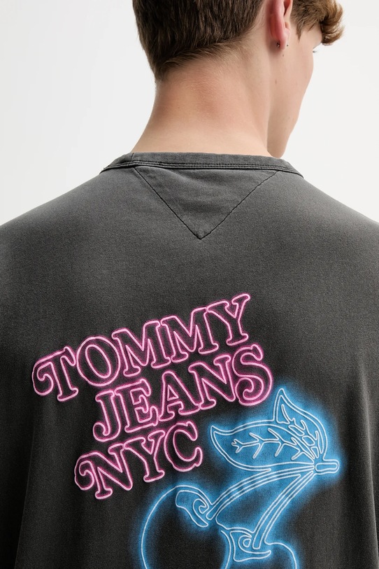 Βαμβακερό μπλουζάκι Tommy Jeans DM0DM21829 γκρί