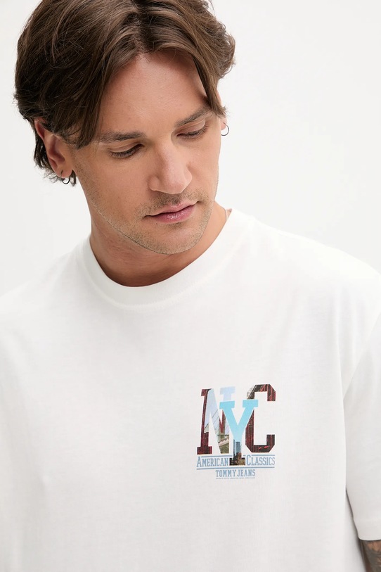 Bavlnené tričko Tommy Jeans biela DM0DM21831