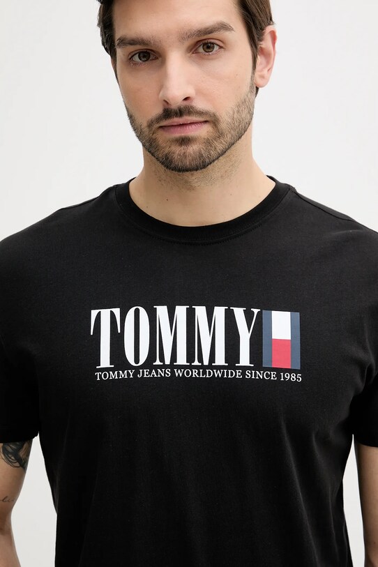 Бавовняна футболка Tommy Jeans чорний DM0DM21941