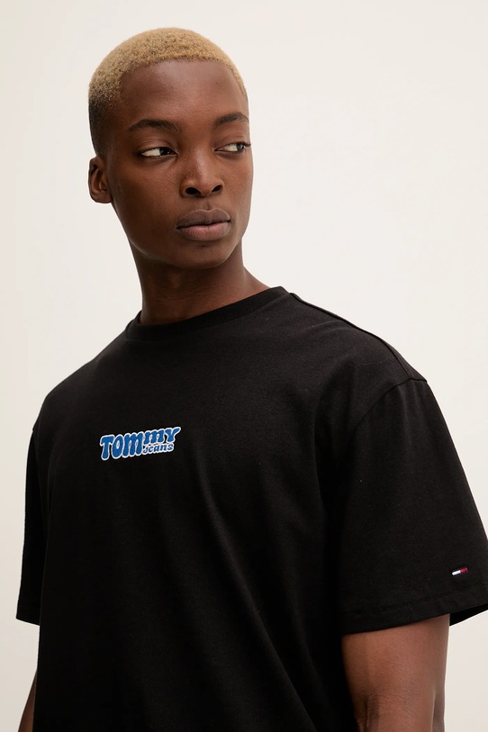 Bavlněné tričko Tommy Jeans černá DM0DM22051