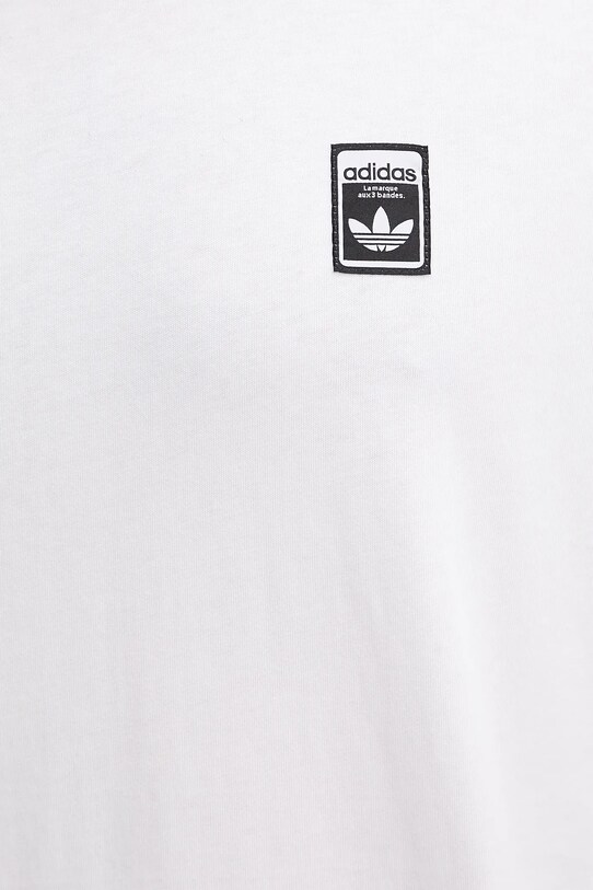 Bombažna majica z dolgimi rokavi adidas Originals Graphic Lo Tee JW0164 bela
