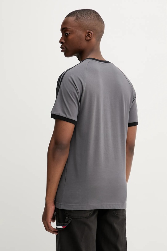Дрехи Памучна тениска adidas Originals 3-Stripes JY1373 сив
