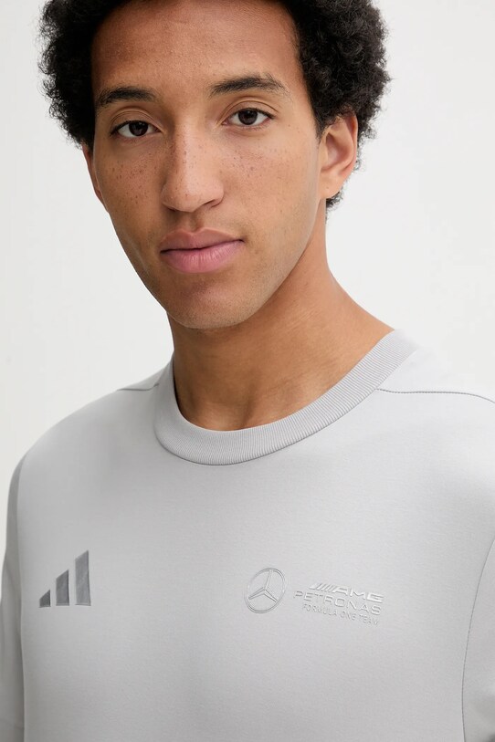 Βαμβακερό μπλουζάκι adidas x Mercedes γκρί JW3481