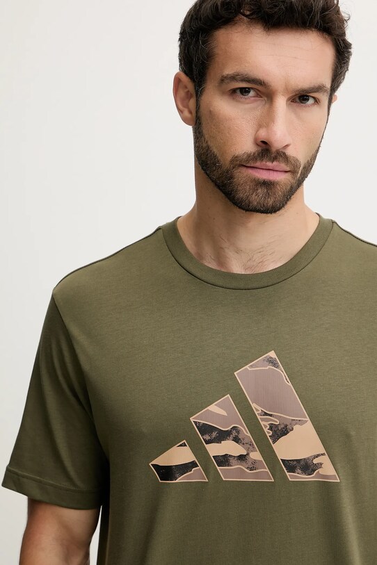 Βαμβακερό μπλουζάκι adidas Camo Logo πράσινο KA7131