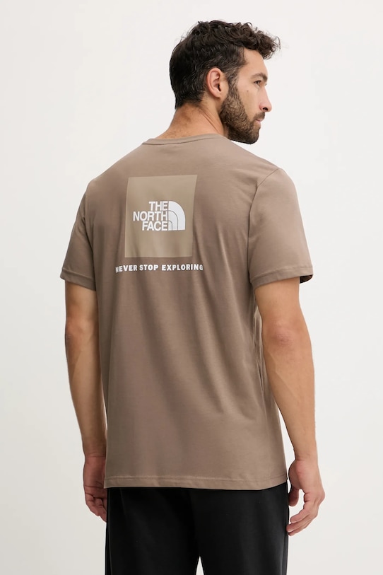 The North Face tricou din bumbac Redbox print maro NF0A87NPE1Q1