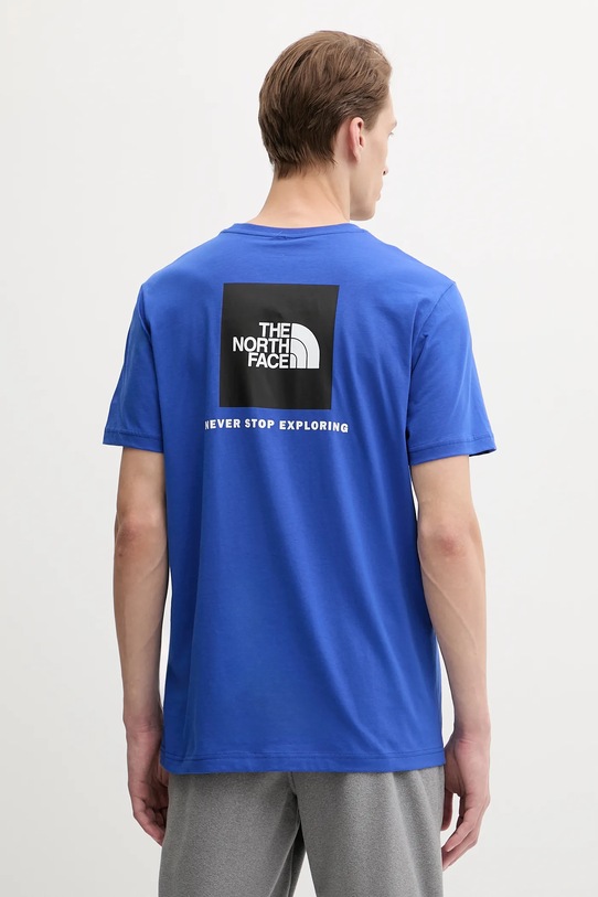 The North Face tricou din bumbac Redbox print albastru NF0A87NPEF11