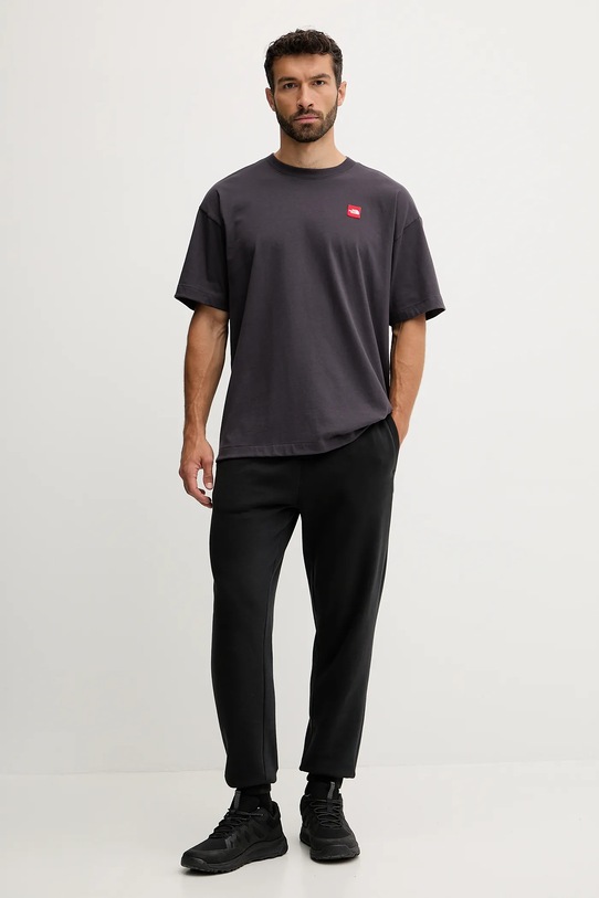 Pamučna majica The North Face Redbox NF0A8EG50SA1 siva AW25