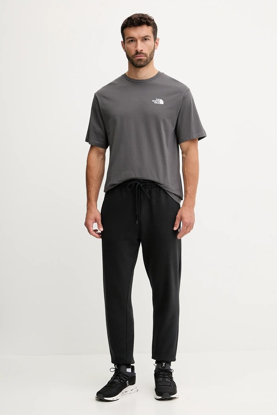 Bombažna kratka majica The North Face NF0A8F2GRHI1 siva AW25