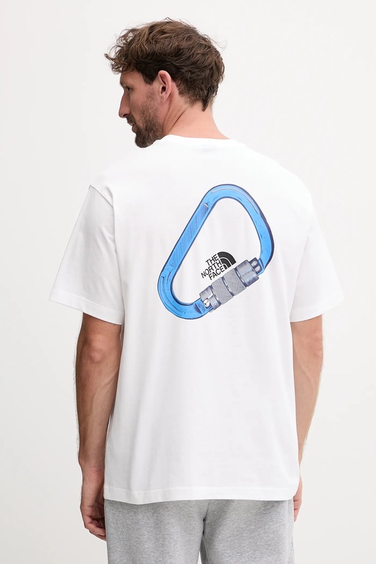 Βαμβακερό μπλουζάκι The North Face Explore Carabiner στάμπα λευκό NF0A8F2HFN41