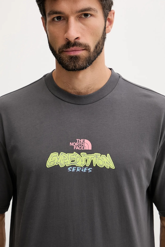 The North Face tricou din bumbac Expedition Celebration gri NF0A8E3CRHI1