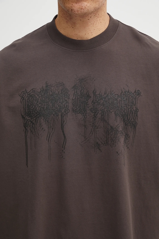 Памучна тениска VETEMENTS Cof Double Dripping Logo Regular кафяв UCF76TR450C